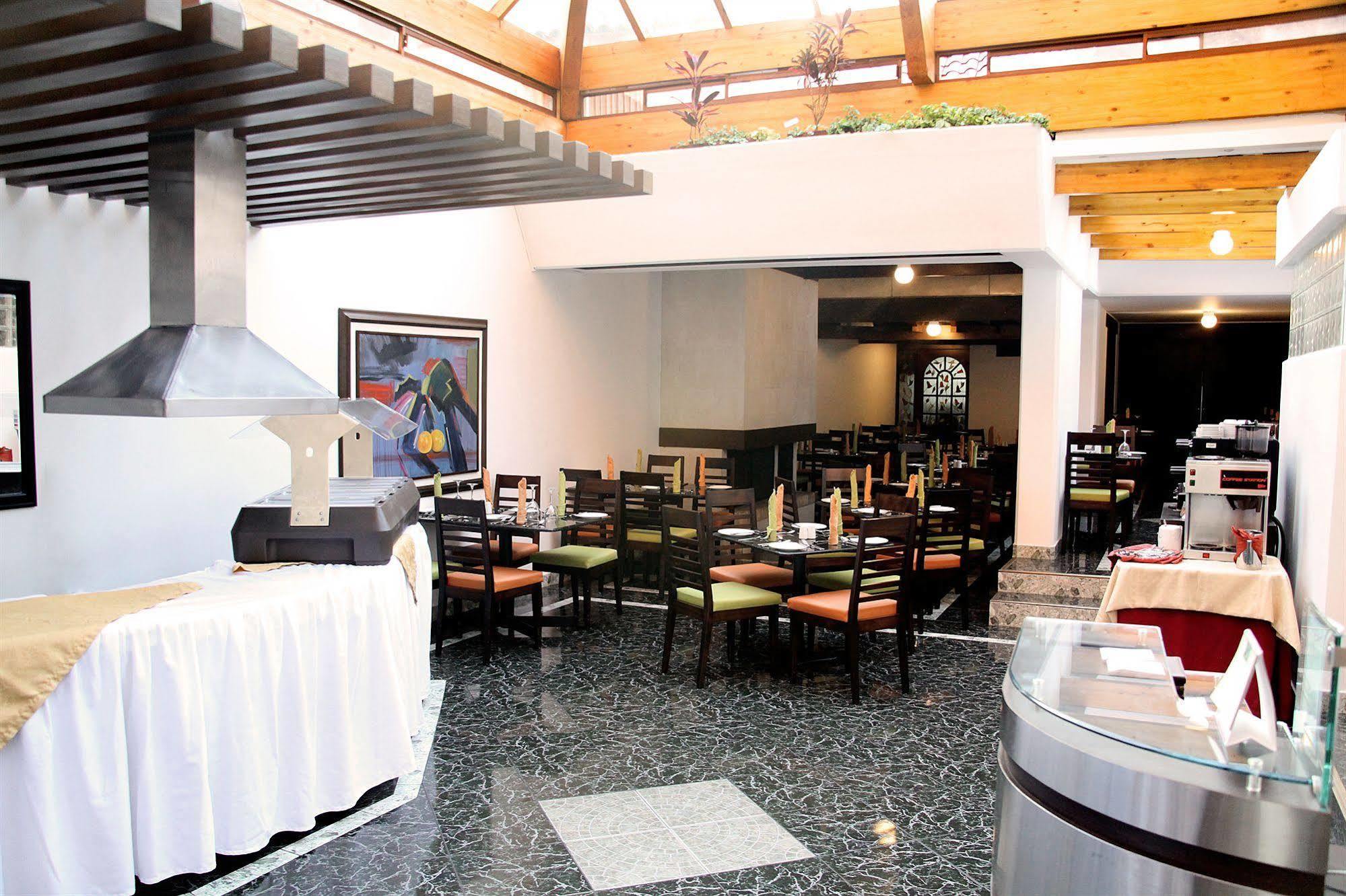 Hotel Dann Norte بوغوتا المطعم الصورة